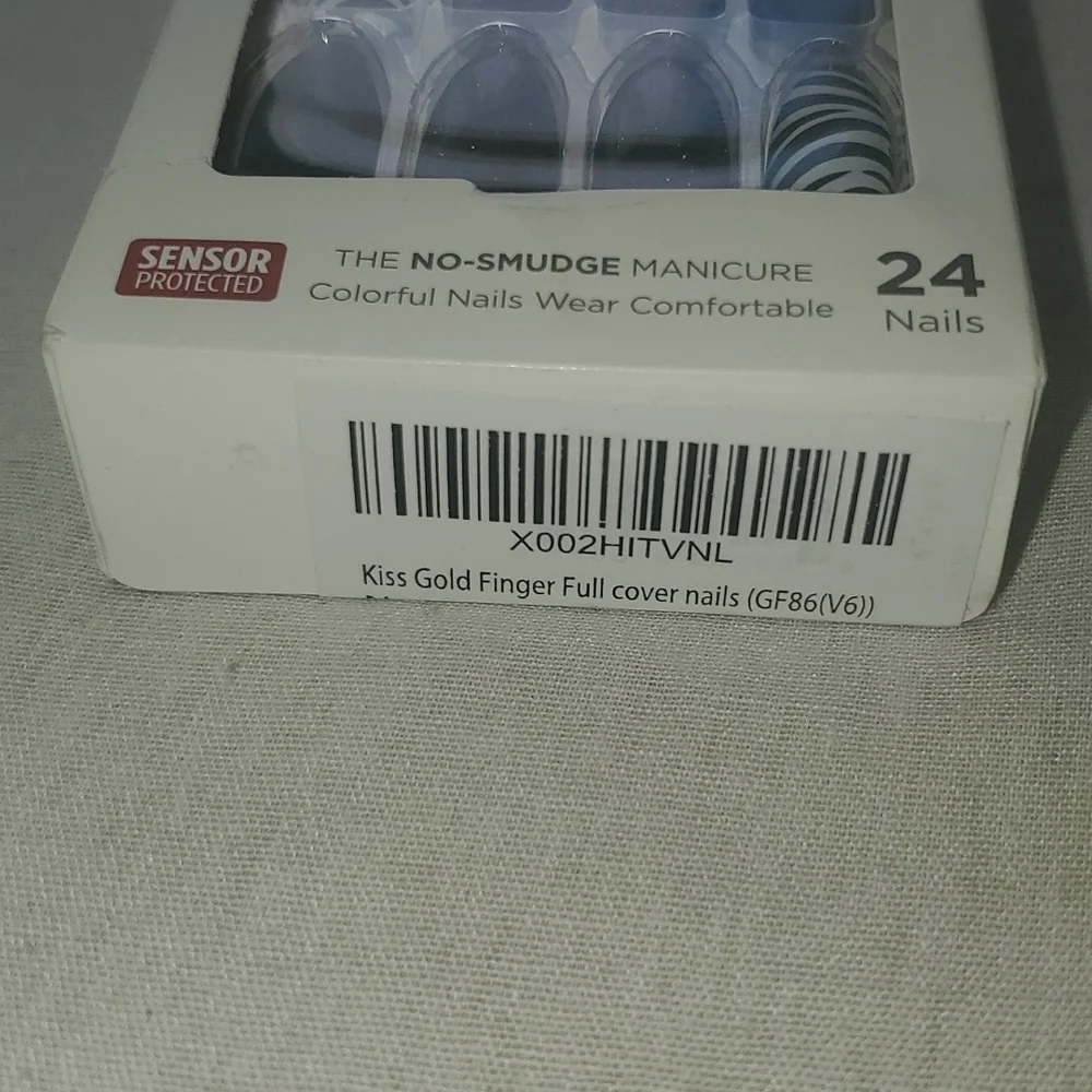 💋 Kiss 💋 Gold Finger Manicure - Picture 2 of 5